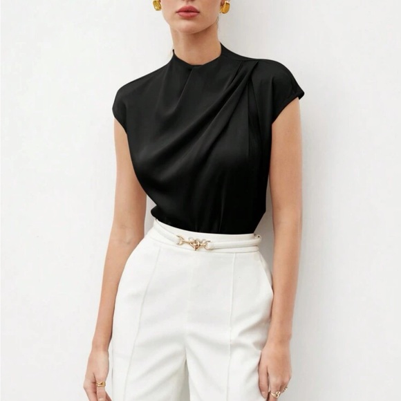 Luxe black elegant pleated blouse - Picture 2 of 16